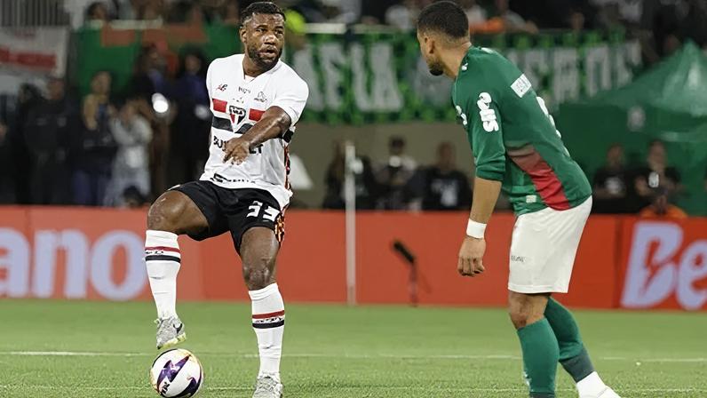 Luan em ação contra o Palmeiras na semifinal do Paulistão
