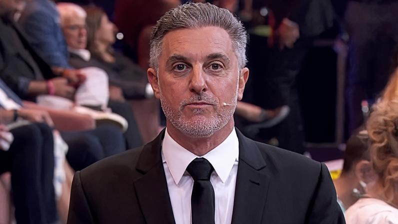 Luciano Huck cita série da Netflix na Globo