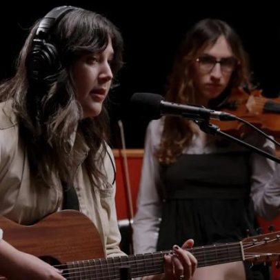 Lucy Dacus faz cover comovente de Who Knows, de Daniel Caesar