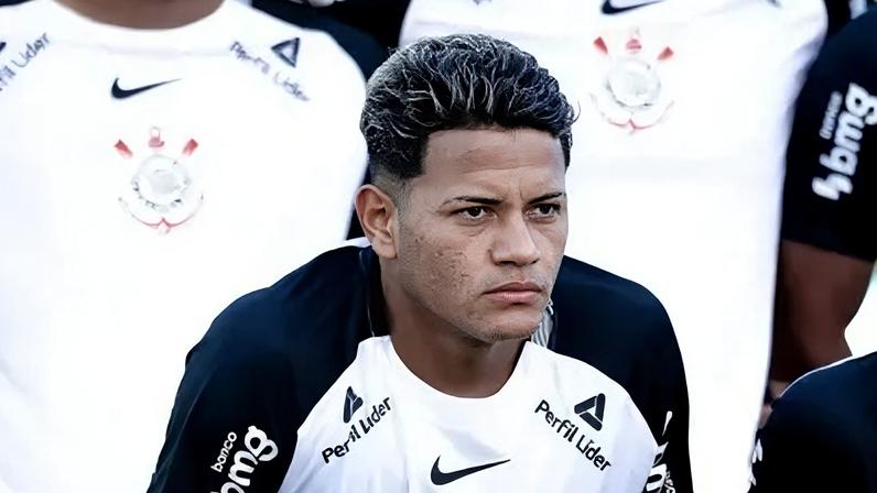 Luiz Fernando, atacante do Corinthians.