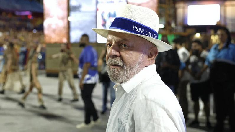 Desfile da Acadêmicos de Niterói em homenagem a Lula foi alvo de ações no TSE. (Foto: EFE/Antonio Lacerda)