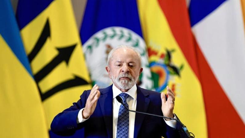 “Querem nos colonizar outra vez, mas não vamos permitir”, disse o presidente, em referência à pressão internacional sobre minerais brasileiros