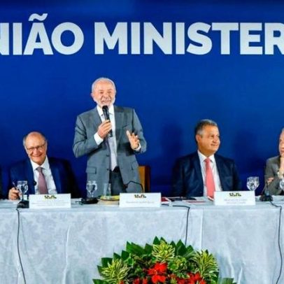 Lula convoca última reunião ministerial para 30 de março