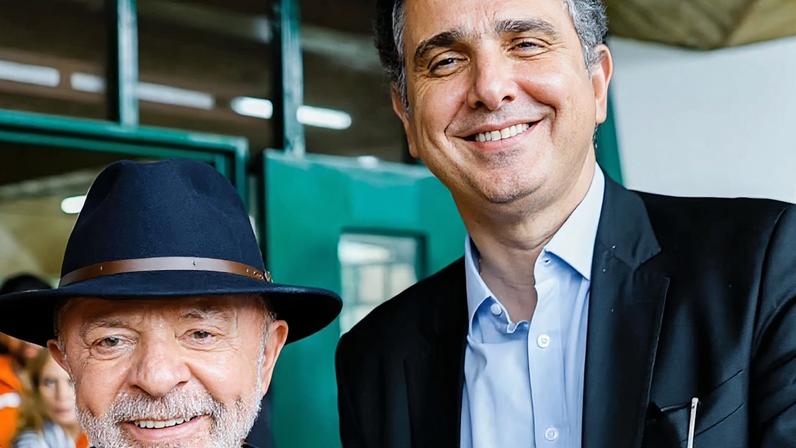 O presidente Lula e o senador Rodrigo Pacheco participaram de agenda do governo federal na 6ª feira (20.mar.2026), em Minas Gerais