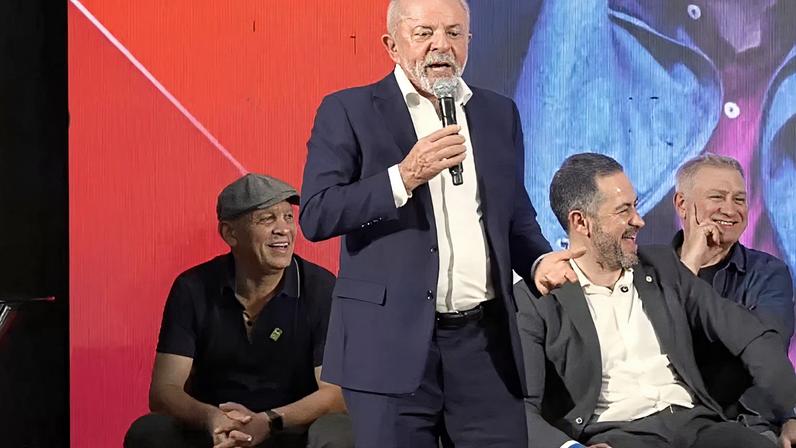 Lula critica Tarcísio por faltar à inauguração de ala hospitalar em SP