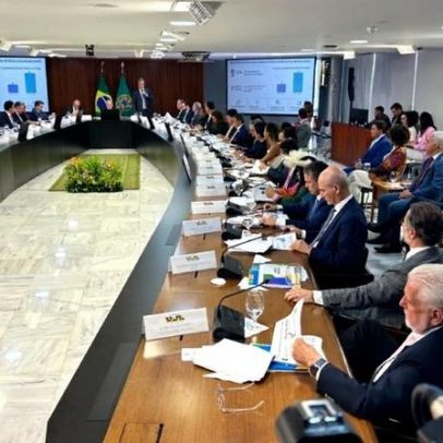 Lula anuncia que ao menos 18 ministros deixarão seus cargos