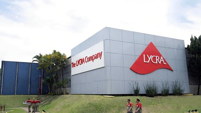 Fachada da fábrica da Lycra