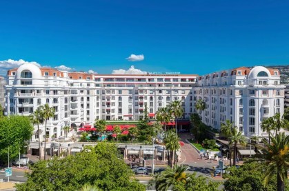 Fachada do hotel Barrière Le Majestic, em Cannes