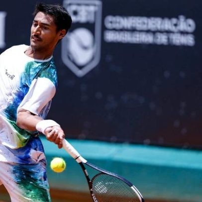 Marcondes vence Sakamoto na estreia com virada