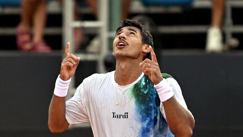 Marcondes mantém embalo após furar o quali e elimina favorito