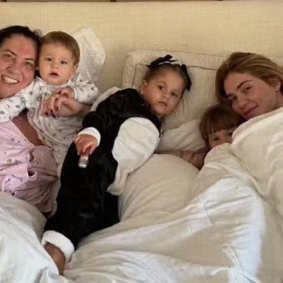 Mãe de Virginia Fonseca lamenta distância dos netos; ligações não resolvem