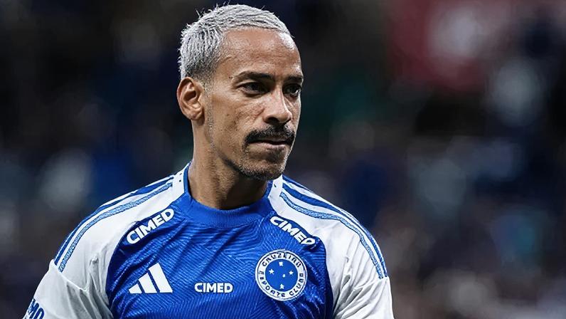 Joia do Cruzeiro viaja e surge como opção contra o Athletico