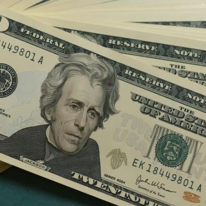 Dólar cai 1,27% e bolsa sobe 3% na semana