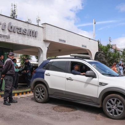 Policiais cercam condomínio onde Bolsona cumprirá 90 dias de prisão domiciliar