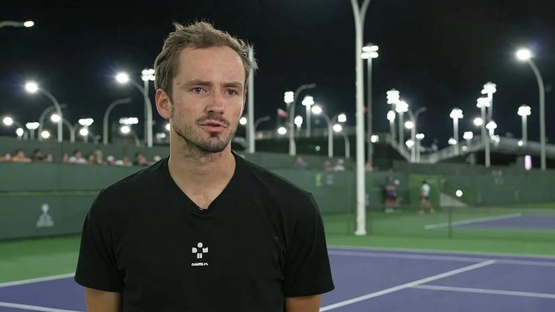 Medvedev compara saída de Dubai a cena de filme de Hollywood