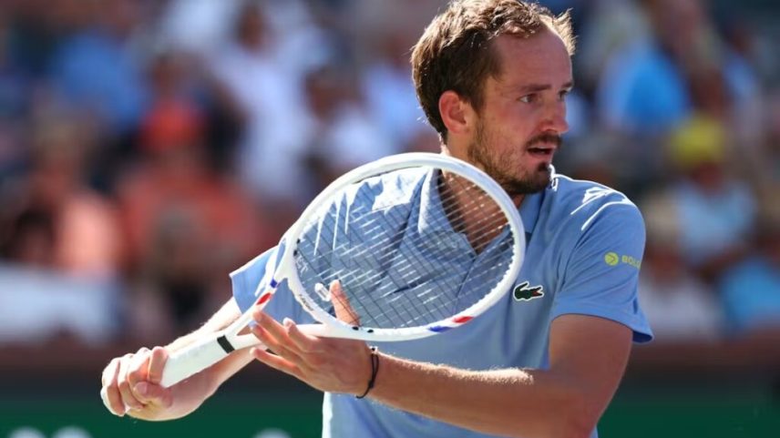 Medvedev aposta no preparo físico para desafiar Alcaraz e Sinner