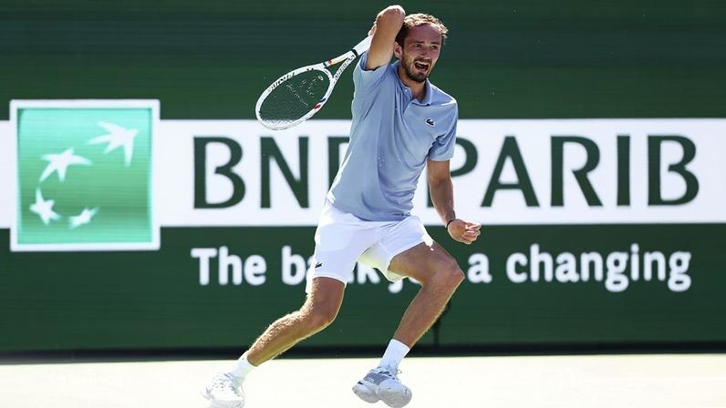 Medvedev diz que fica agressivo quando confiante