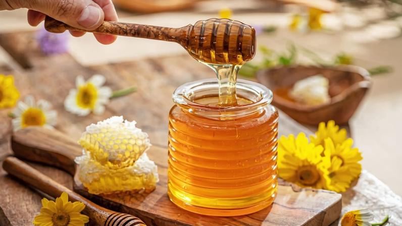 Mel traz benefícios à saúde e maneiras simples de incluí-lo na dieta