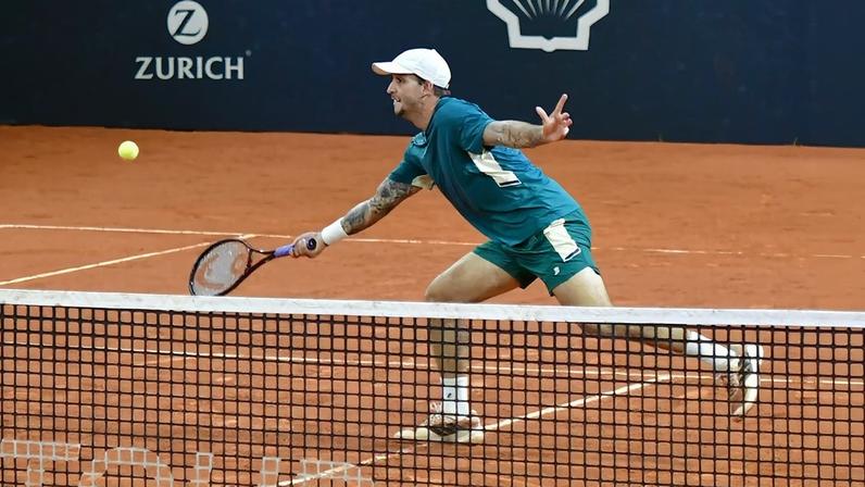 Felipe Meligeni vence primeira partida de simples após 8 meses