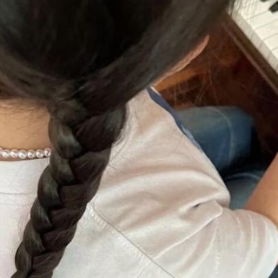 Menina cristã sofre bullying por fé na Ásia Central
