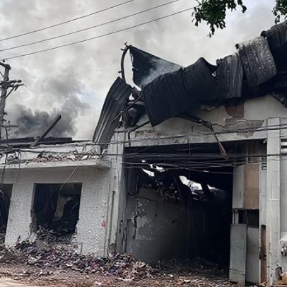 Bombeiros controlam incêndio no centro de SP após três dias de combate