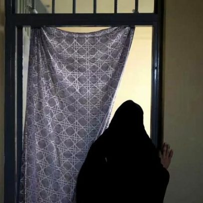 Afeganistão: Talibã afirma que homens podem espancar esposas