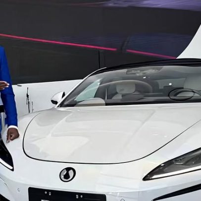 Mumuzinho ganha carro de 650 mil e relembra dificuldades do passado