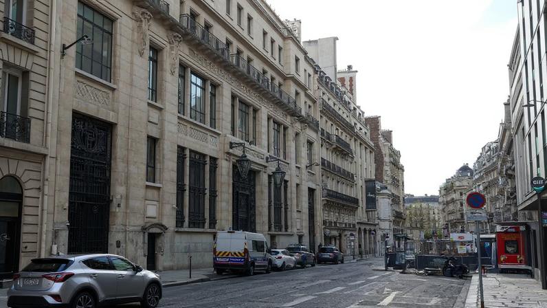 Bank of America fica a poucos quarteirões da Champs-Élysées