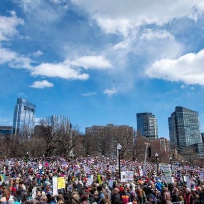 Manifestações anti-Trump ocupam ruas dos EUA e se expandem além do país