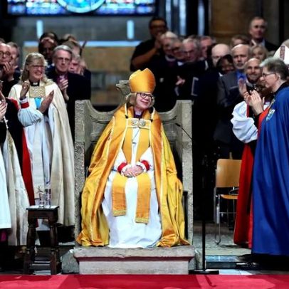 Sarah Mullally, primeira mulher líder espiritual da Igreja Anglicana