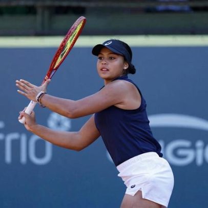 Naná vence oitava seguida e avança às semifinais em Porto Alegre