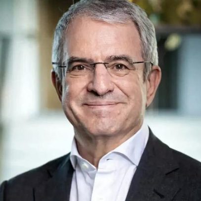 Ex-CEO da Nestlé, demitido, mantém cargo no LinkedIn