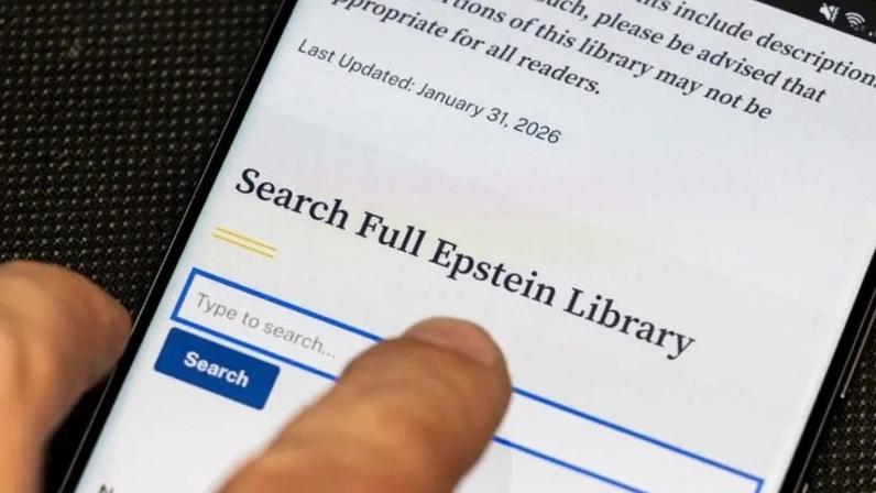 Plataformas como o Jmail reorganizam e-mails, imagens e registros de voos ligados a Epstein em interfaces inspiradas em serviços do Google e facilitam a navegação nos dados
