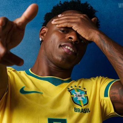 Site vaza fotos de ensaios com camisas de Brasil, França, Holanda e Inglaterra