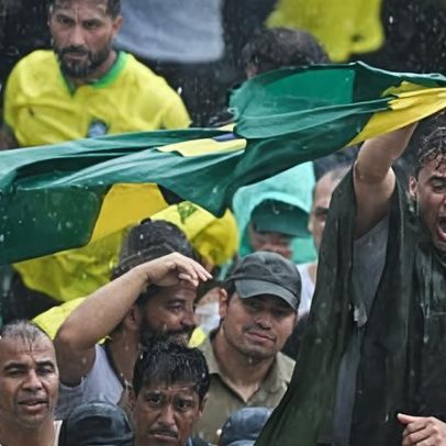 Manifestação na Paulista cobra Lula e alegados abusos do STF