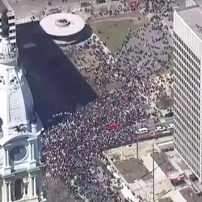 Manifestantes saem às ruas nos EUA em protesto contra Trump