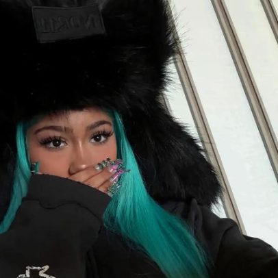 North West, 12, exibe manicure ousada com spikes e piercings após críticas