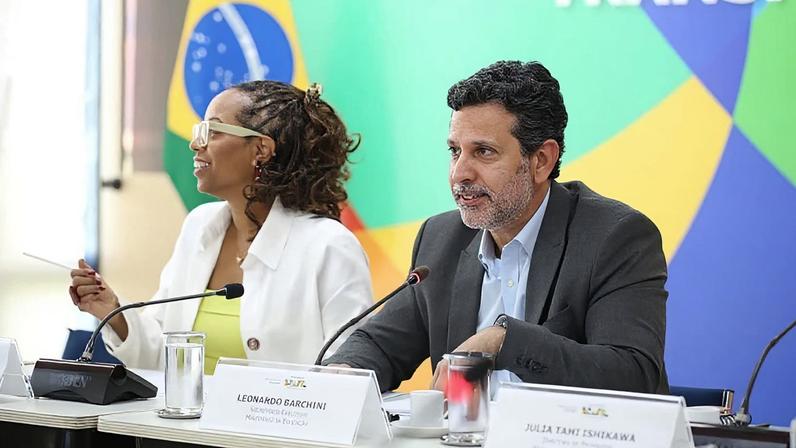 Lula nomeia Leonardo Barchini como novo ministro da Educação