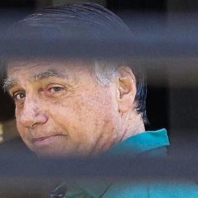Comissão aprova transferência de Bolsonaro para regime domiciliar