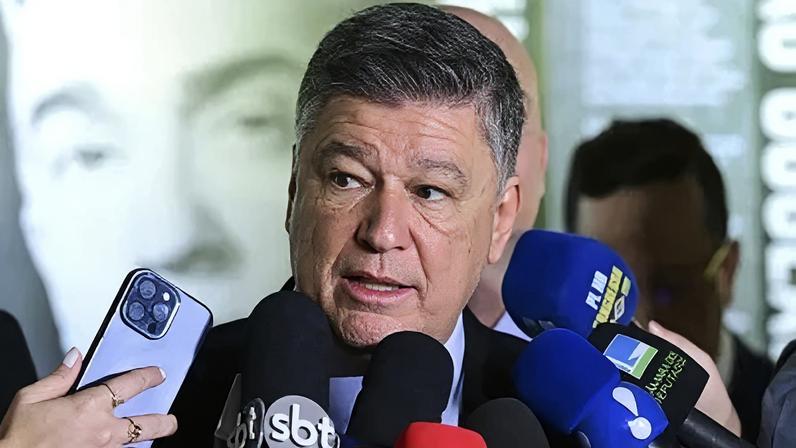 O senador Carlos Viana (Podemos-MG), presidente da CPMI do INSS