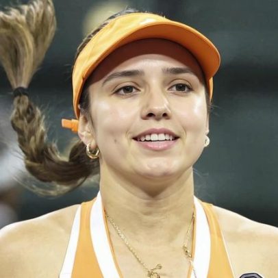 Anisimova vira e vence; Osorio salva 3 match-points
