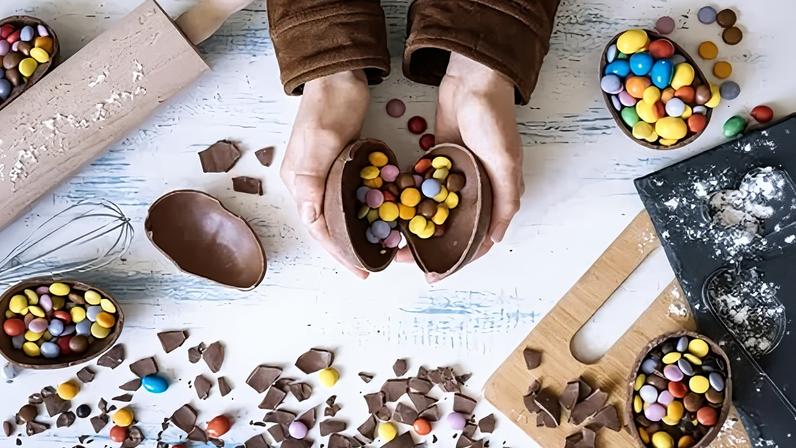 Ovo de Páscoa caro? Veja como preparar o doce em casa
