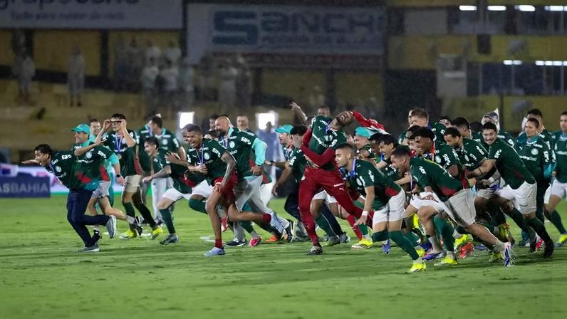 Jornal espanhol destaca momento de Vitor Roque, do Palmeiras, como renascimento