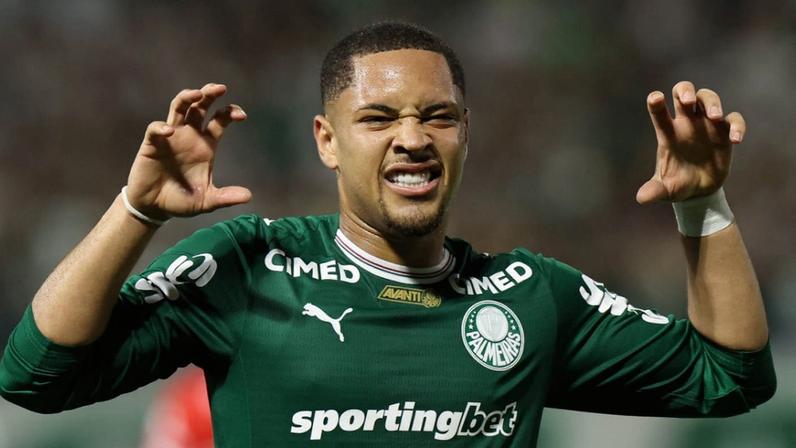 Vitor Roque começa no banco da final do Paulistão pelo Palmeiras
