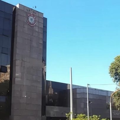 Conselho do Corinthians aprova afastamento provisório de Romeu Tuma Júnior
