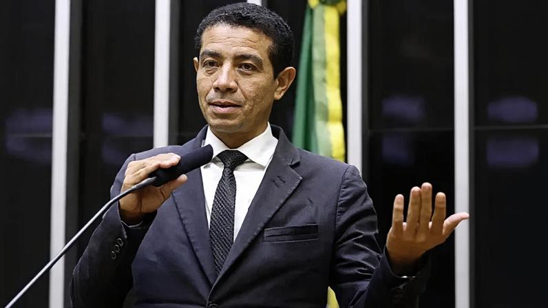 Desvio de emendas rende condenação a pastor deputado no STF