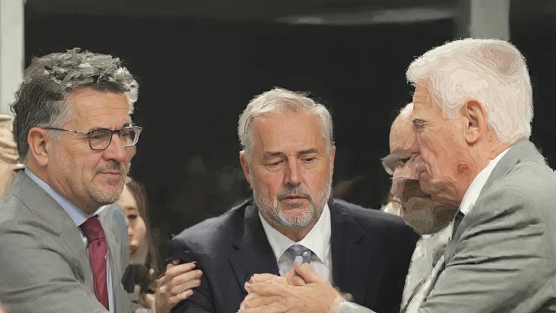 Os deputados federais do PT Alencar Santana (à esq.), Paulo Pimenta (centro) e Rogério Correia (à dir.) comemoram o resultado