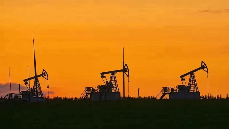 Vista das bombas de extração de petróleo na Rússia, em 4 de junho de 2023