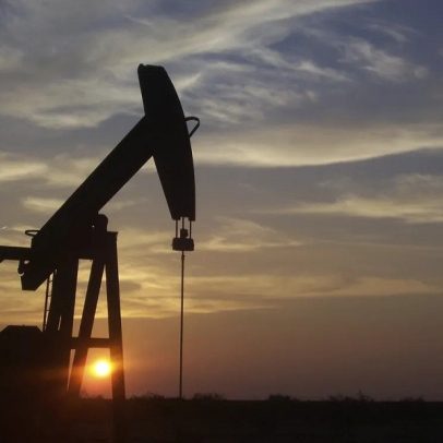 Petróleo dispara e ultrapassa US$ 115 após ataques a instalações no Oriente Médio
