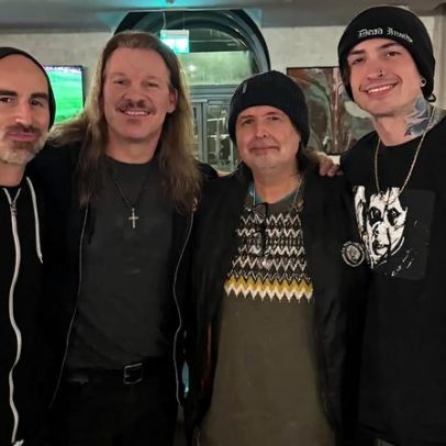 Guitarrista do Motörhead Phil Campbell em última foto sorrindo com amigos antes de sua morte